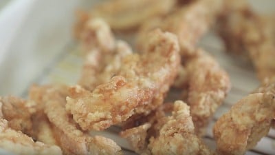 วิธีทำ ไก่ทอดซอสลาบเทริยากิ วิธีทำ ไก่ทอดซอสลาบเทริยากิ