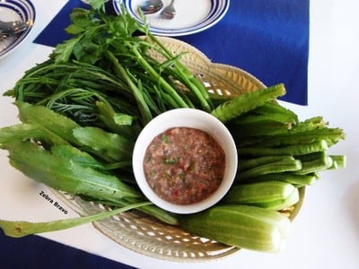 น้ำพริกกะปิ + ผักสด