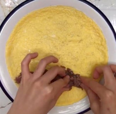 วิธีทำ แกงจืดไข่ม้วนหมูงาดำ