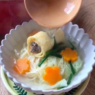 วิธีทำ แกงจืดไข่ม้วนหมูงาดำ