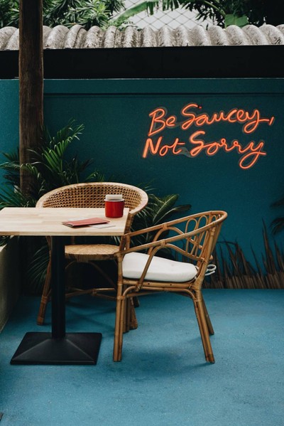 บรรยากาศ Saucey Chicken and Beer Bomb
