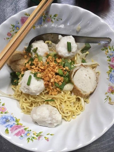 เมนูของร้าน เจ๊เฮียง ก๋วยเตี๋ยวลูกชิ้นปลา โบ๊เบ๊สะพาน4