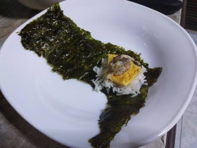 ข้าวห่อสาหร่ายปลาซาบะ ข้าวห่อสาหร่ายปลาซาบะ