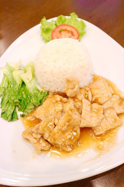 ข้าวหมูทอด โมรอคค่า