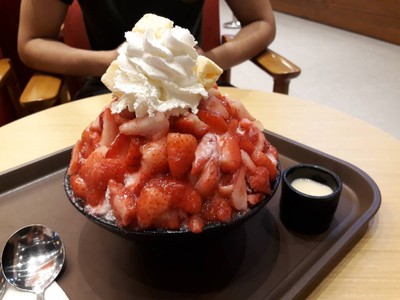 เสิร์ฟพร้อมนมข้นเติมไม่อั้น