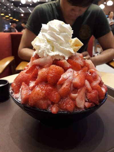 Strawberry Cheese Bingsoo