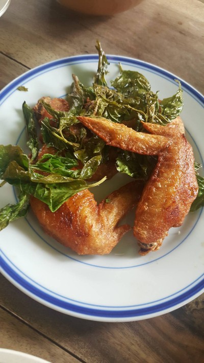 ปีกไก่ทอดน้ำปลา