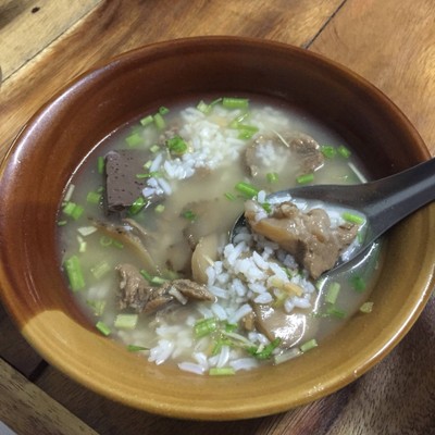 ข้าวต้มกระดูกอ่อน เห็ดหอม