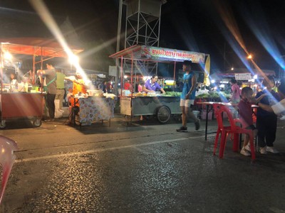 ถนนคนเดิน Night Bazaar