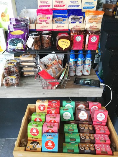 อาหาร หรือ เครื่องดื่ม