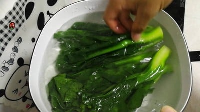 วิธีทำ คะน้าน้ำมันหอย วิธีทำ คะน้าน้ำมันหอย