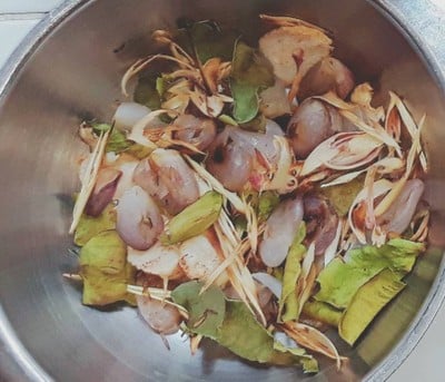 วิธีทำ ต้มโคล้งใบมะดันกับปลาสลิดแดดเดียว