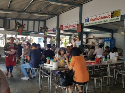 บรรยากาศ ก๋วยเตี๋ยวไก่บางบัว