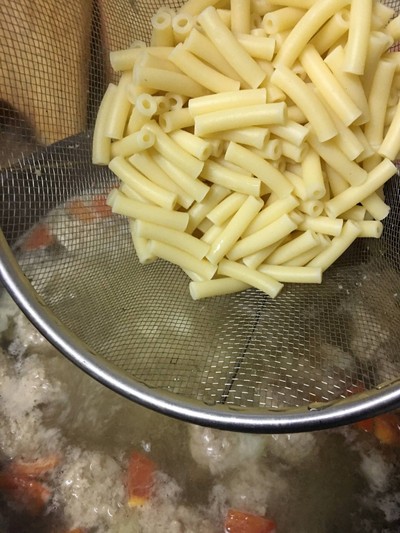 วิธีทำ ซุปมักกะโรนีหมูบ่ะช่อ วิธีทำ ซุปมักกะโรนีหมูบ่ะช่อ