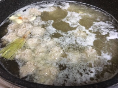 วิธีทำ ซุปมักกะโรนีหมูบ่ะช่อ วิธีทำ ซุปมักกะโรนีหมูบ่ะช่อ