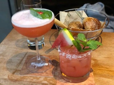 อาหาร หรือ เครื่องดื่ม