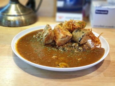 ข้าวแกงกระหรี่มะเขือทอด
