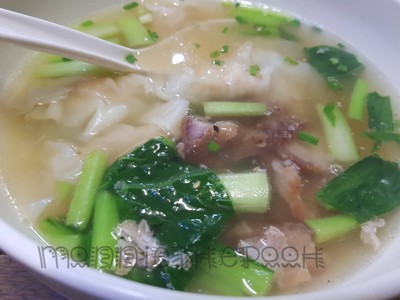 เกี๊ยวกุ้งหมูแดง