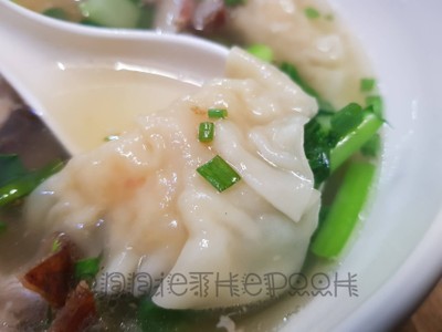 เกี๊ยวกุ้งหมูแดง