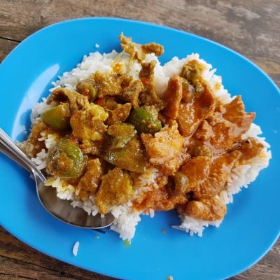 ข้าวราดแกง 2 อย่าง