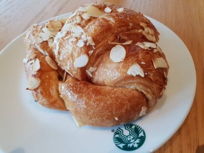 Starbucks (สตาร์บัคส์) Market Place นางลิ้นจี่ Starbucks (สตาร์บัคส์) Market Place นางลิ้นจี่