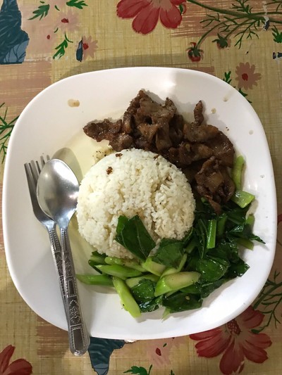 คะน้าหมูทอด