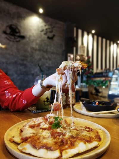 พิซซ่าแม่มด