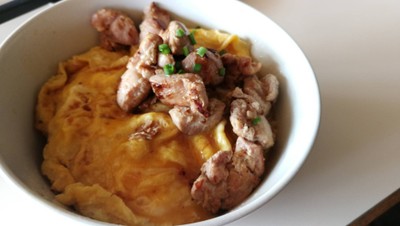 ข้าวไข่ข้น ไก่กระเทียม