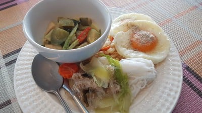 วันนี้มีแกงเขียวหวานไก่ใส่เห็ด