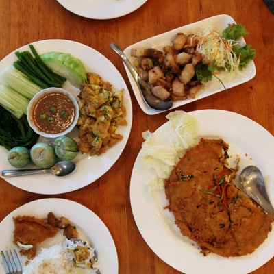 อาหาร หรือ เครื่องดื่ม