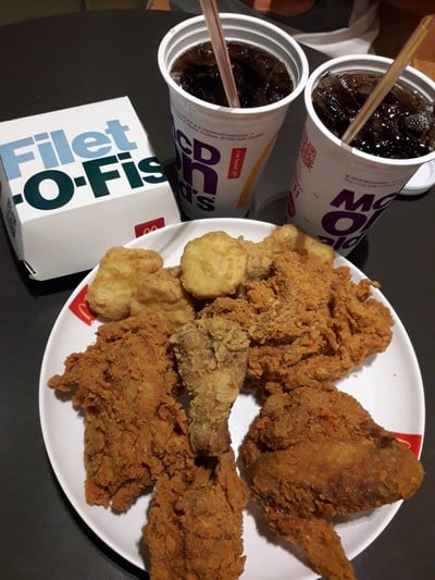 อาหาร หรือ เครื่องดื่ม