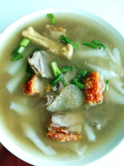 ก๊วยจั๊บพิเศษไม่ใส่เครื่องใน 60 บาท