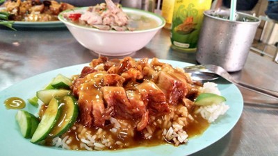 เมนูของร้าน หมูกรอบนายไซ ประชาชื่น