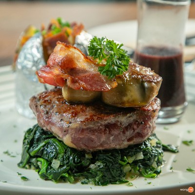 เมนูของร้าน All Six To Twelve Café & Social Bar หลังสวน