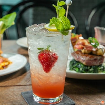 เมนูของร้าน All Six To Twelve Café & Social Bar หลังสวน