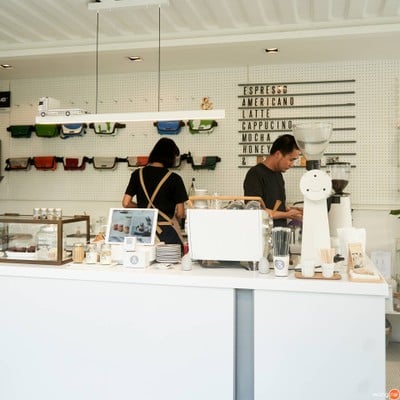 บรรยากาศ & AMPERSAND COFFEE ROASTERS เดอะบล๊อค ราชพฤกษ์