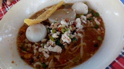 ก๋วยเตี๋ยวหมูต้มยำรถทหาร Food Truck Army ก๋วยเตี๋ยวหมูต้มยำรถทหาร Food Truck Army