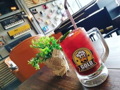 อาหาร หรือ เครื่องดื่ม