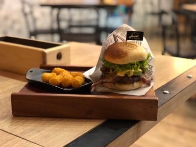 TEDDY’s Burgers เทอมินอล 21 พัทยา TEDDY’s Burgers เทอมินอล 21 พัทยา