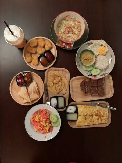 นี้เป็นอาหารที่ผมสั่งมากิน 2 คน