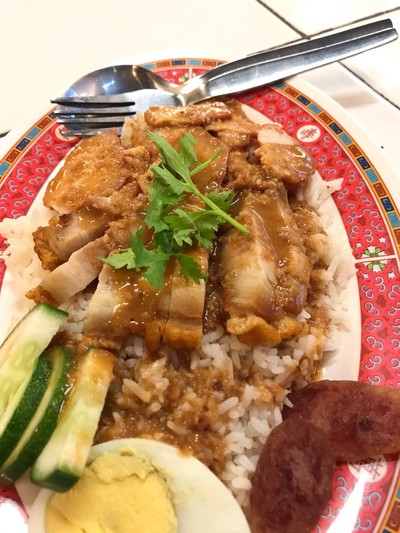 ข้าวหมูแดงหมูกรอบ