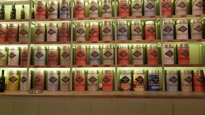 อาหาร หรือ เครื่องดื่ม