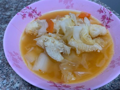 แกงส้มอกไก่ปลาดอลลี่