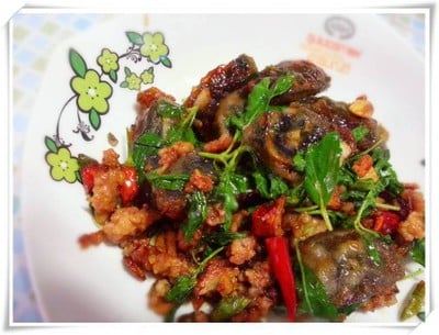กระเพราไข่เยี่ยวม้ารสเด็ด