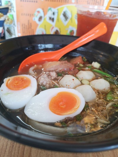 อาหาร หรือ เครื่องดื่ม