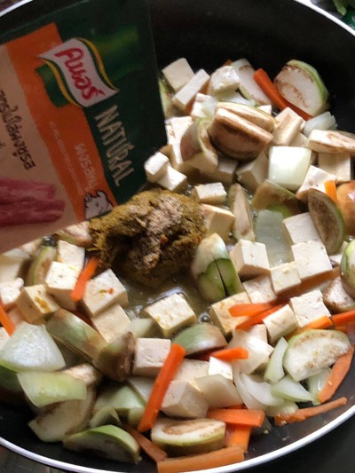 วิธีทำ เขียวหวานแห้งเต้าหู้สูตรไม่ใส่กะทิ