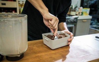 วิธีทำ ไอศกรีมช็อกโกแลตพีนัต วิธีทำ ไอศกรีมช็อกโกแลตพีนัต