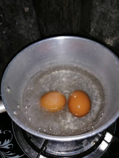 วิธีทำ ผัดไข่ซอสพริกเผา🌶️ วิธีทำ ผัดไข่ซอสพริกเผา🌶️