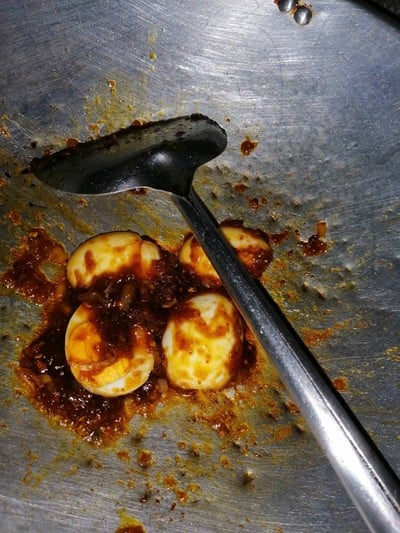 วิธีทำ ผัดไข่ซอสพริกเผา🌶️ วิธีทำ ผัดไข่ซอสพริกเผา🌶️