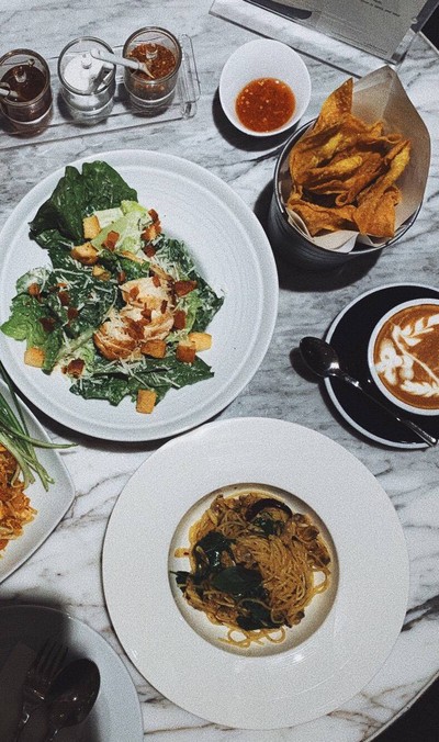 The Hub Cafe and Eatery ไอคอนสยาม